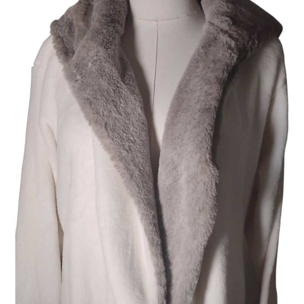 Plush Fuzzy Gray/White Bath Robe Size L/XL - Picture 2 of 6
